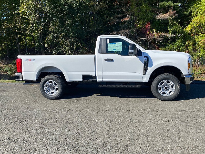 2026 Ford F-350 XLT photo 4