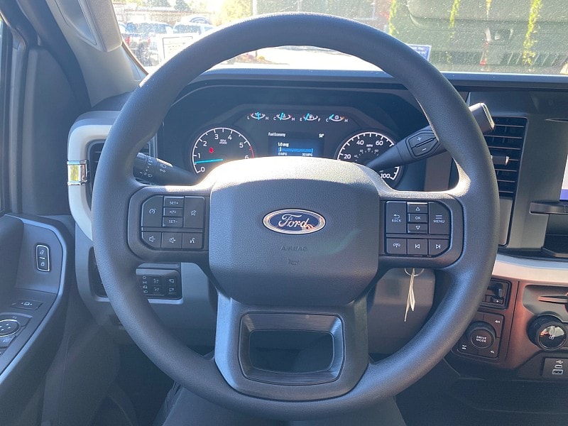 2026 Ford F-350 Super Duty XLT - Photo 13