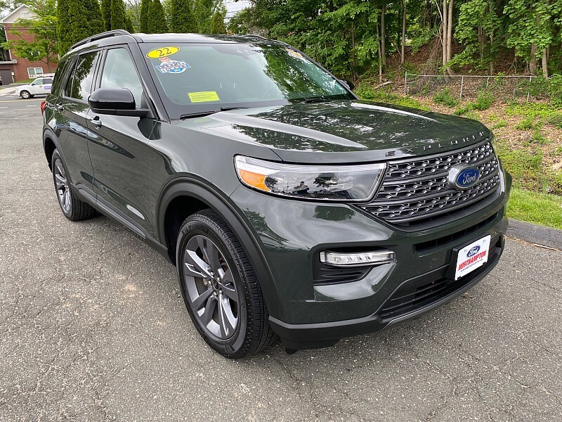 2022 Ford Explorer XLT photo 3