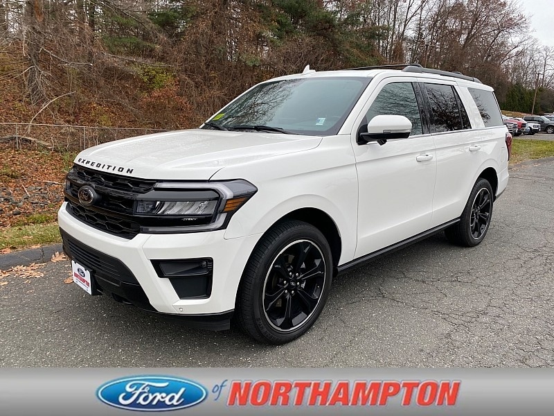 2023 Ford Expedition Limited's photo