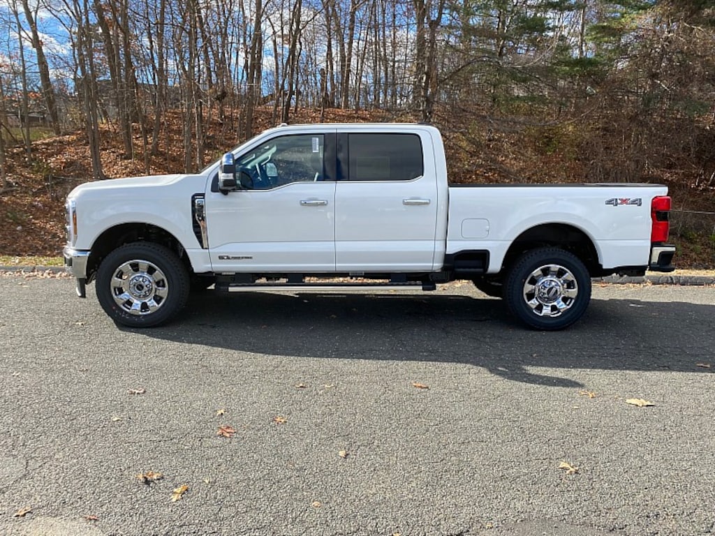New 2026 Ford Super Duty F-350 4WD LARIAT Full Size Truck