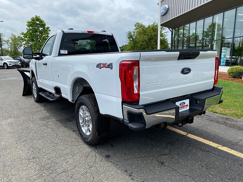 2026 Ford F-350 Super Duty XLT - Photo 6