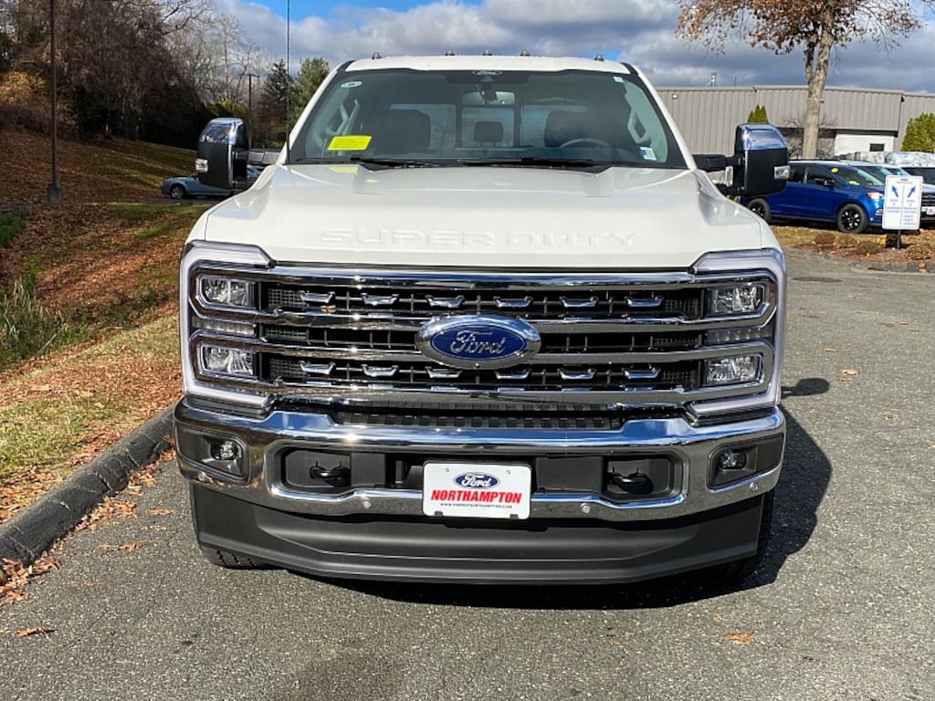 New 2026 Ford Super Duty F-350 4WD LARIAT Full Size Truck
