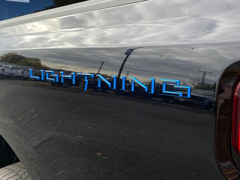 2025 Ford F-150 Lightning Flash - Photo 10