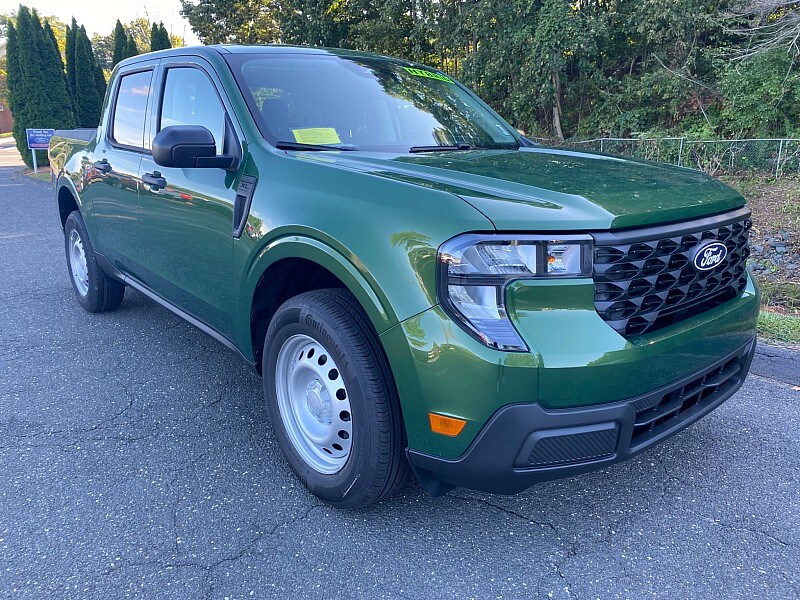 2025 Ford Maverick XL photo 2