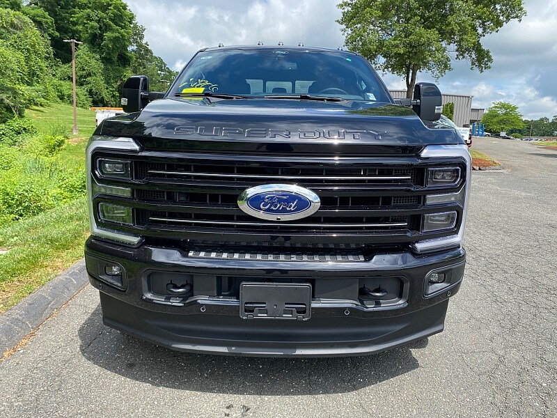 2025 Ford F-350 Platinum photo 2