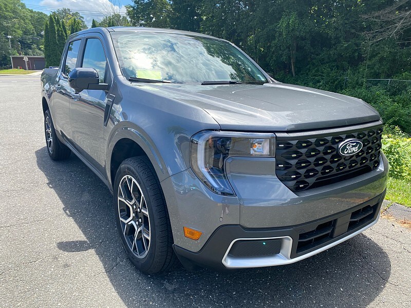 2025 Ford Maverick Lariat photo 3