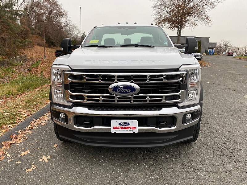 2026 Ford F-600 photo 2