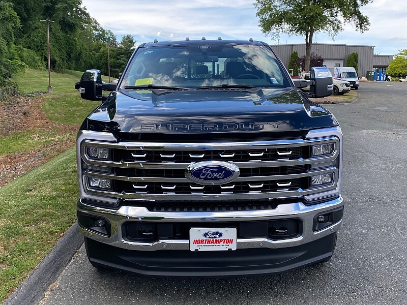 2026 Ford F-350 Lariat photo 2