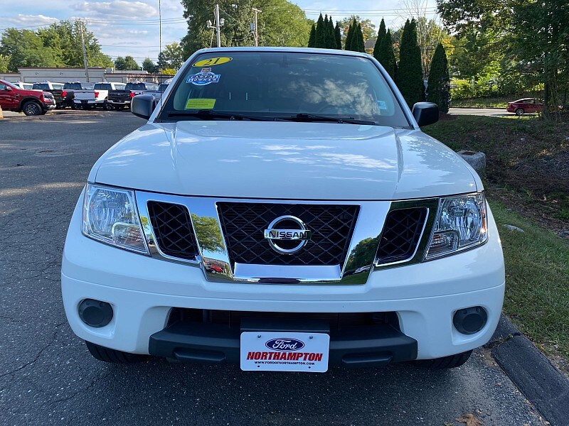2021 Nissan Frontier SV photo 2