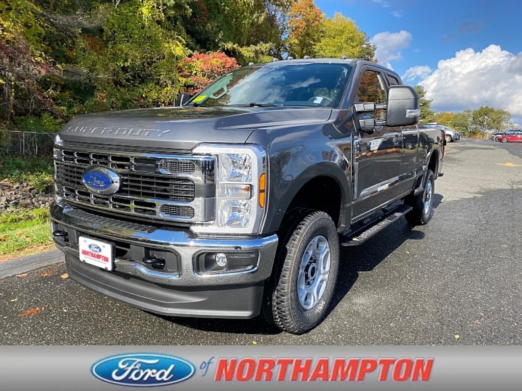 New 2026 Ford Super Duty XLT Full Size Truck