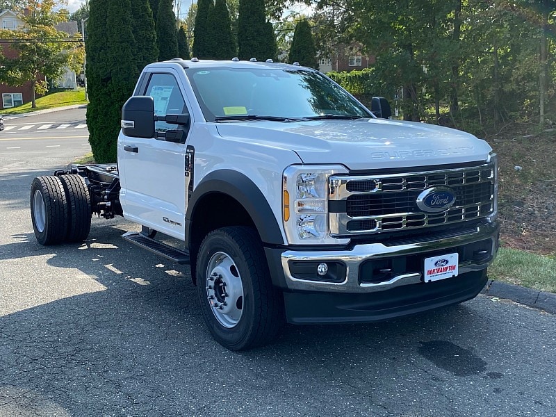 2026 Ford F-600 photo 3