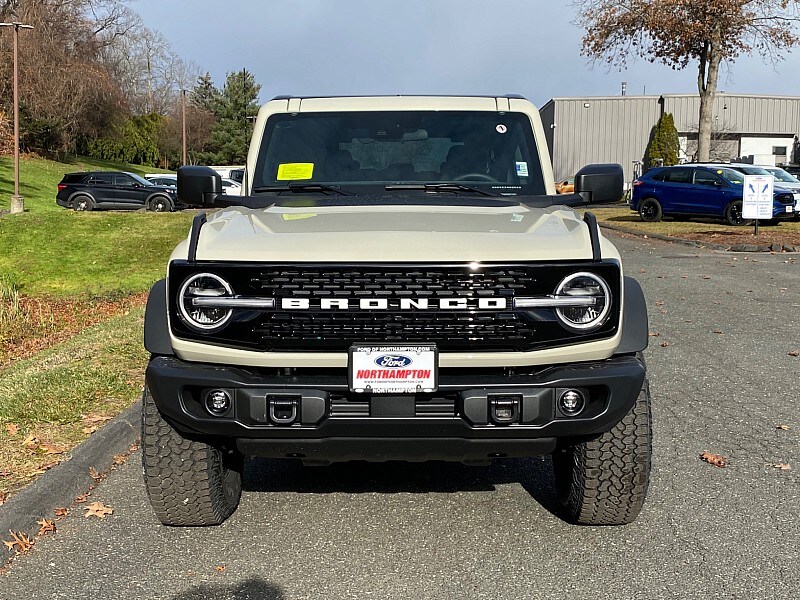 2025 Ford Bronco Badlands photo 2