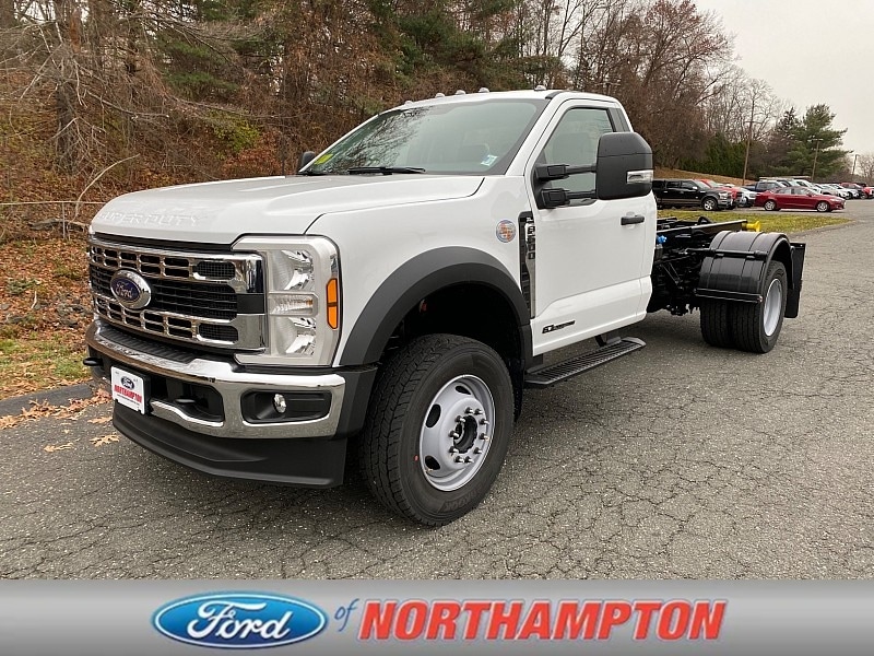 2026 Ford F-600 Super Duty Chassis Cab XL's photo