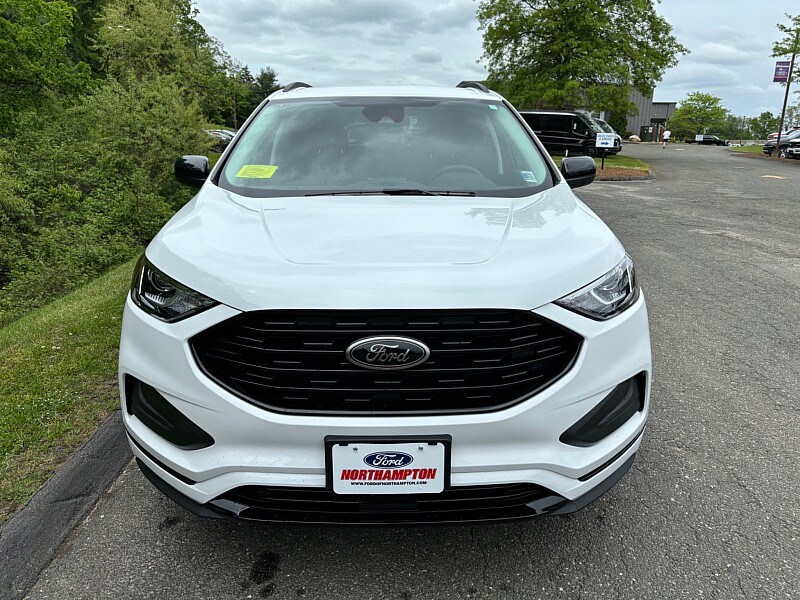 2024 Ford Edge SE photo 2