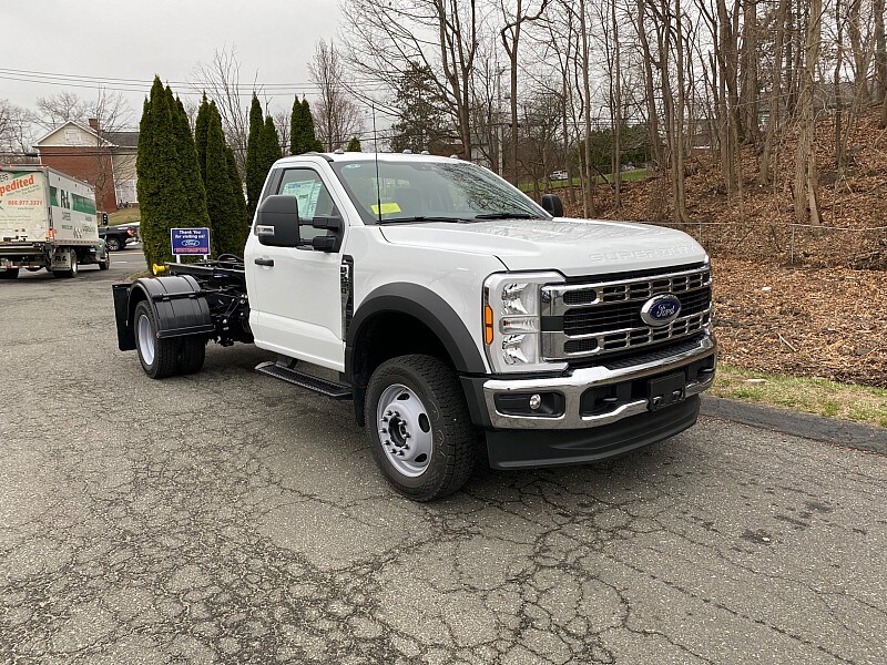 2025 Ford F-550 XL photo 3