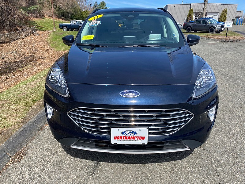 2021 Ford Escape Titanium photo 2