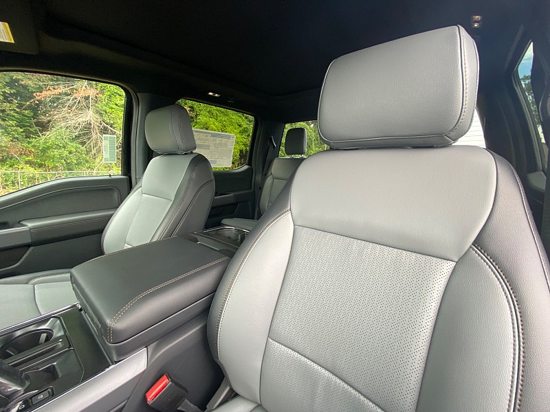 2025 Ford F-150 Lightning Lariat - Photo 17