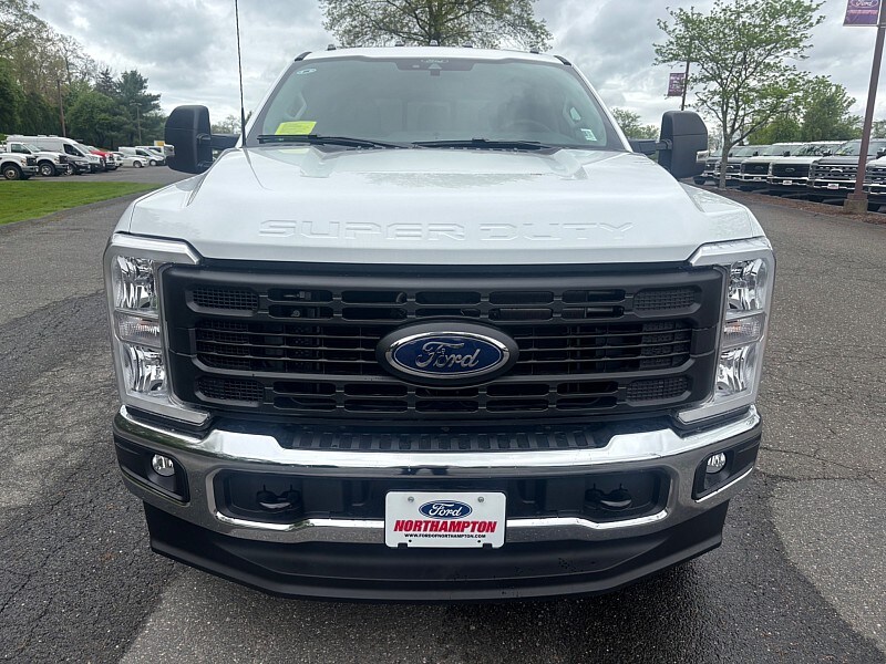 2025 Ford F-350 XL photo 2