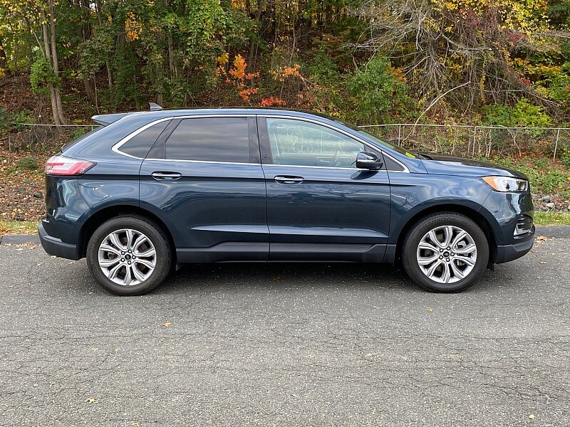 2023 Ford Edge Titanium photo 4