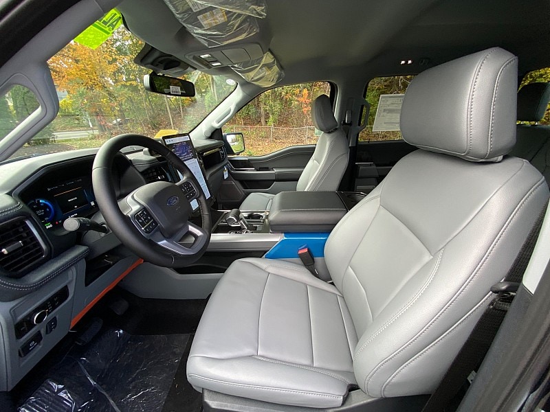 2025 Ford F-150 Lightning Flash - Photo 14