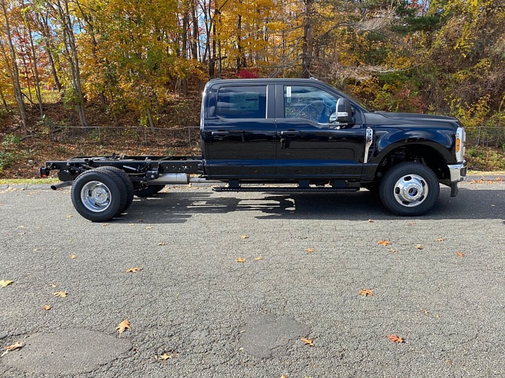 New 2026 Ford Super Duty F-350 CC 4WD XL Full Size Truck