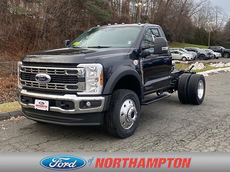 2026 Ford F-600 Super Duty Chassis Cab XLT's photo