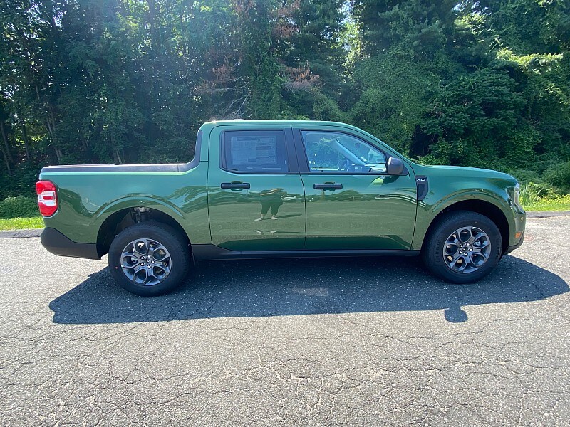 2025 Ford Maverick XLT photo 2