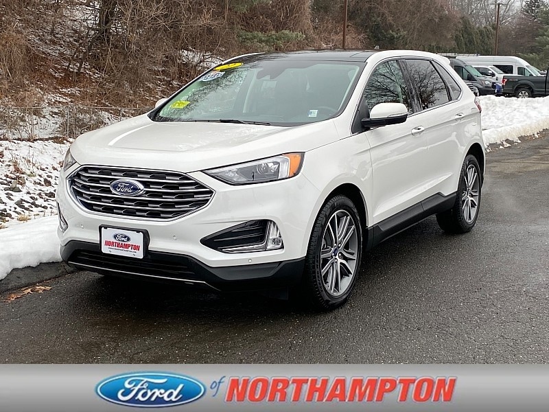 2022 Ford Edge Titanium's photo