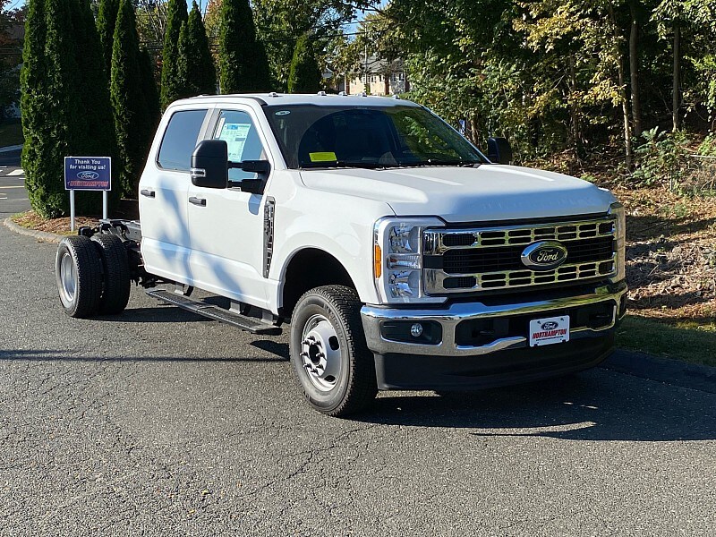 2026 Ford F-350 XL photo 2