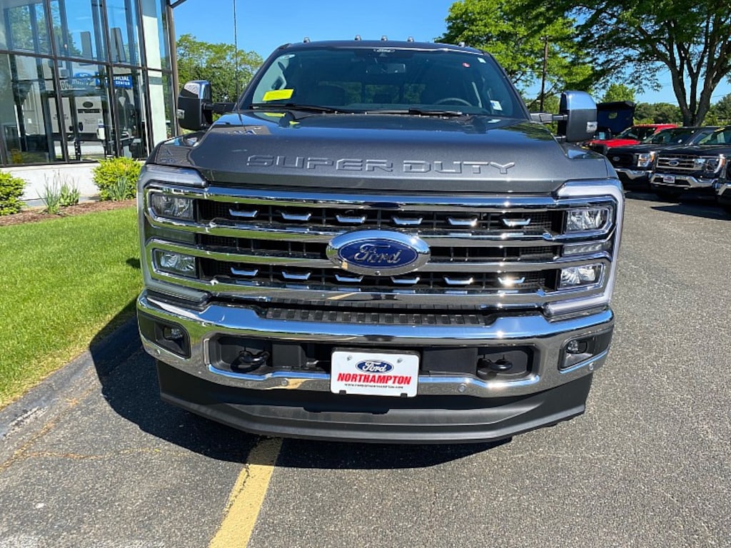 New 2026 Ford Super Duty LARIAT Full Size Truck
