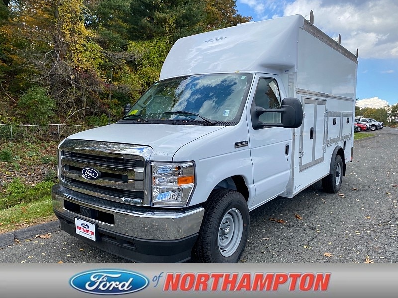 2026 Ford E-Series Cutaway Base's photo