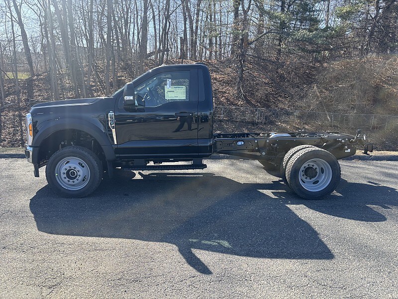 2025 Ford F-550 XL photo 4