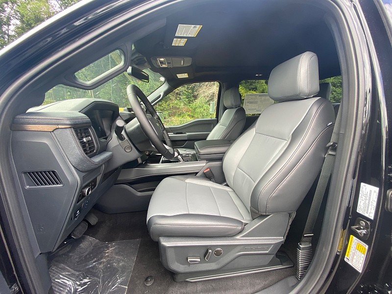 2025 Ford F-150 Lightning Lariat - Photo 16