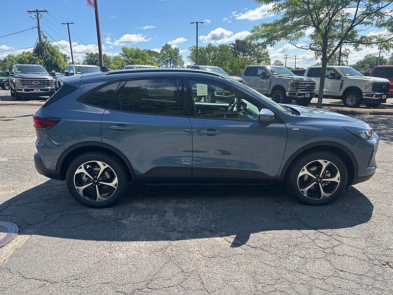 2025 Ford Escape Hybrid ST-Line Select photo 4