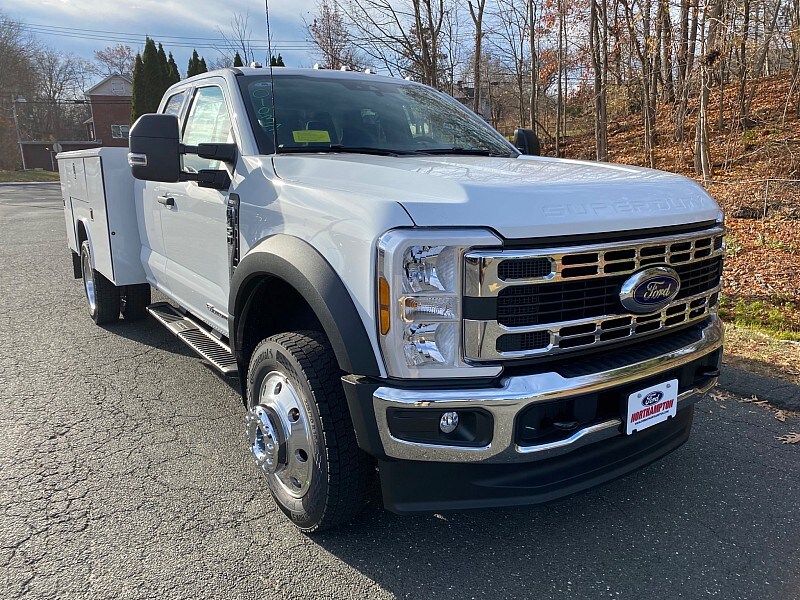 2026 Ford F-450 XLT photo 3