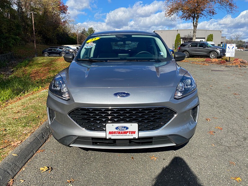 2022 Ford Escape SE photo 2