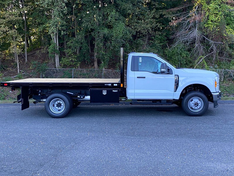 2026 Ford F-350 XL photo 4
