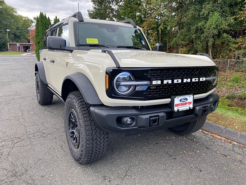 2025 Ford Bronco Badlands photo 3