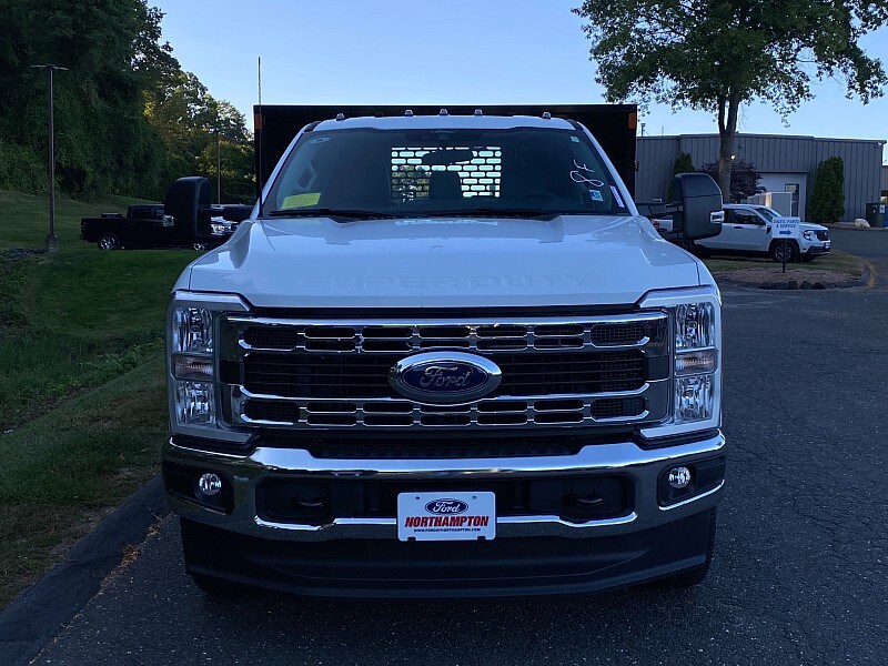 2026 Ford F-350 XL photo 2