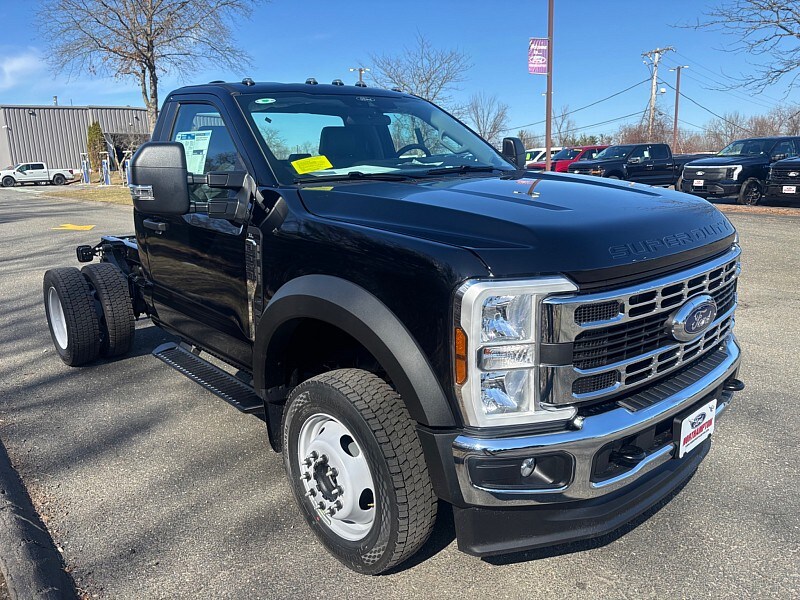 2025 Ford F-550 XL photo 3