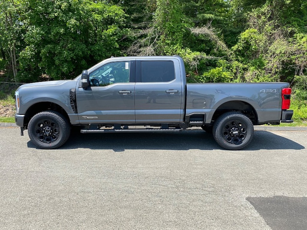 New 2026 Ford Super Duty F-350 4WD LARIAT Full Size Truck