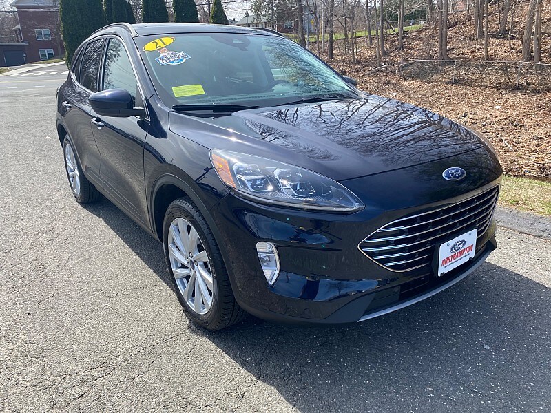 2021 Ford Escape Titanium photo 3