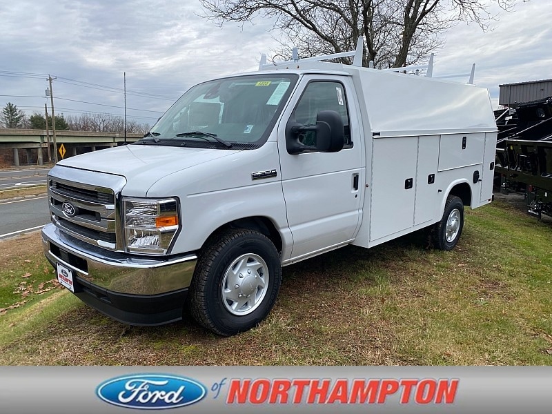 2026 Ford E-Series Cutaway Base's photo