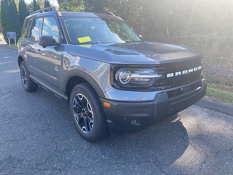 2025 Ford Bronco Sport Outer Banks photo 3