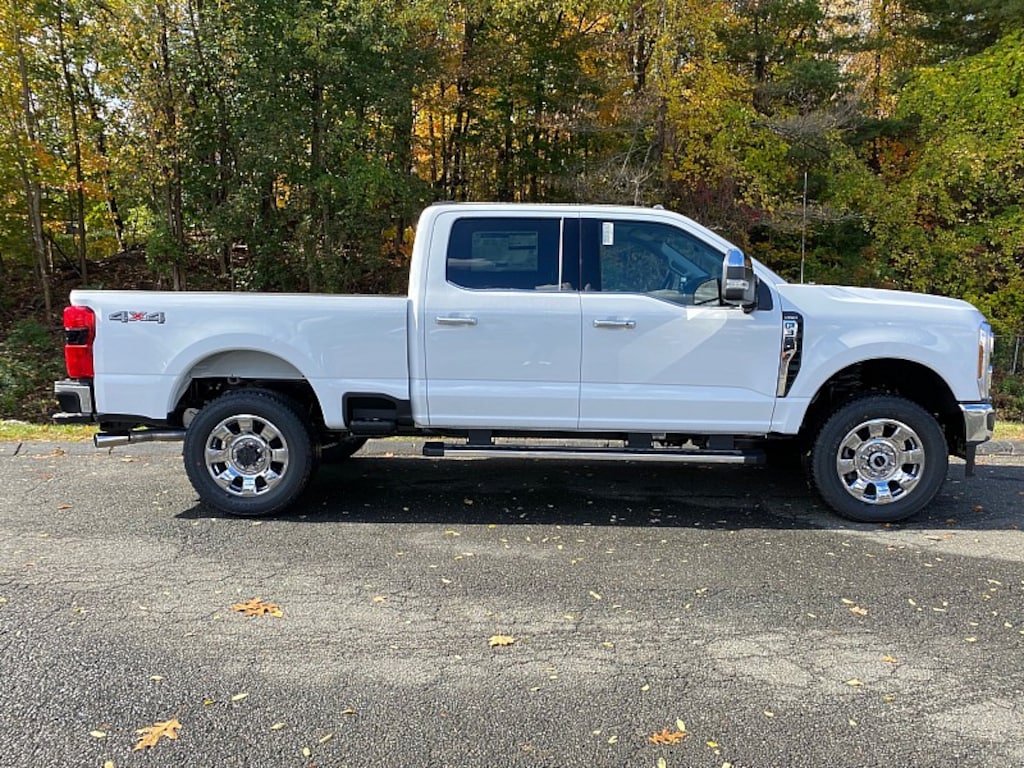 New 2026 Ford Super Duty LARIAT Full Size Truck