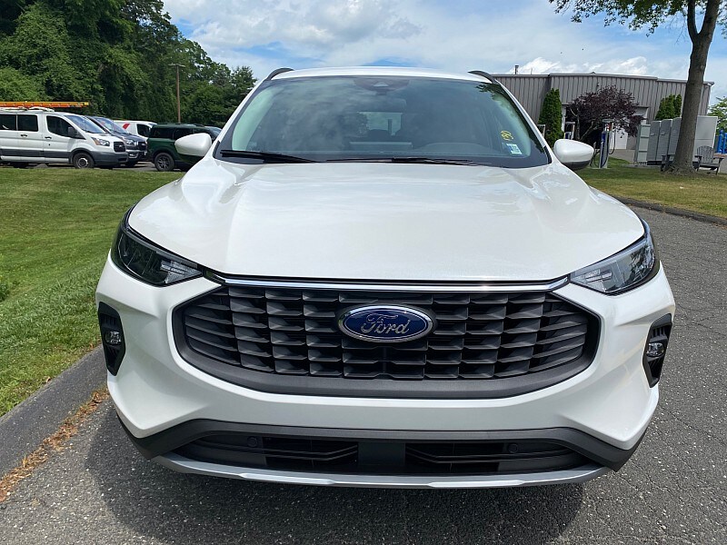 2025 Ford Escape photo 2