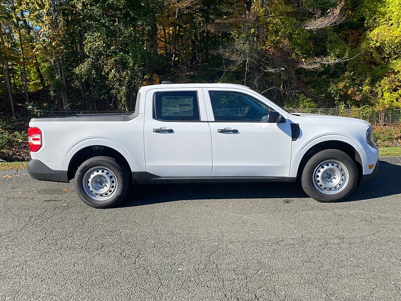 2025 Ford Maverick XL photo 2