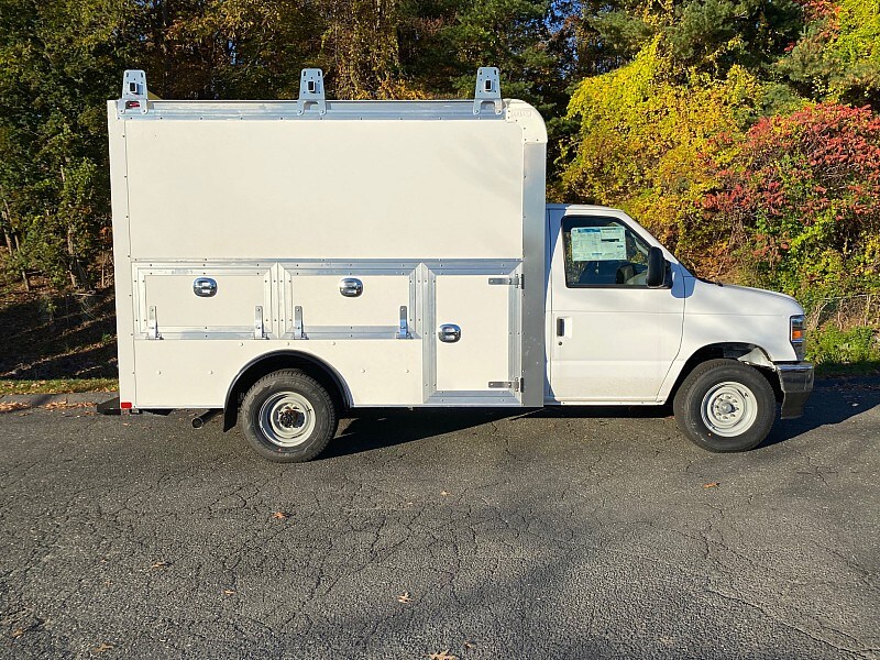 2026 Ford E-350 Base photo 4