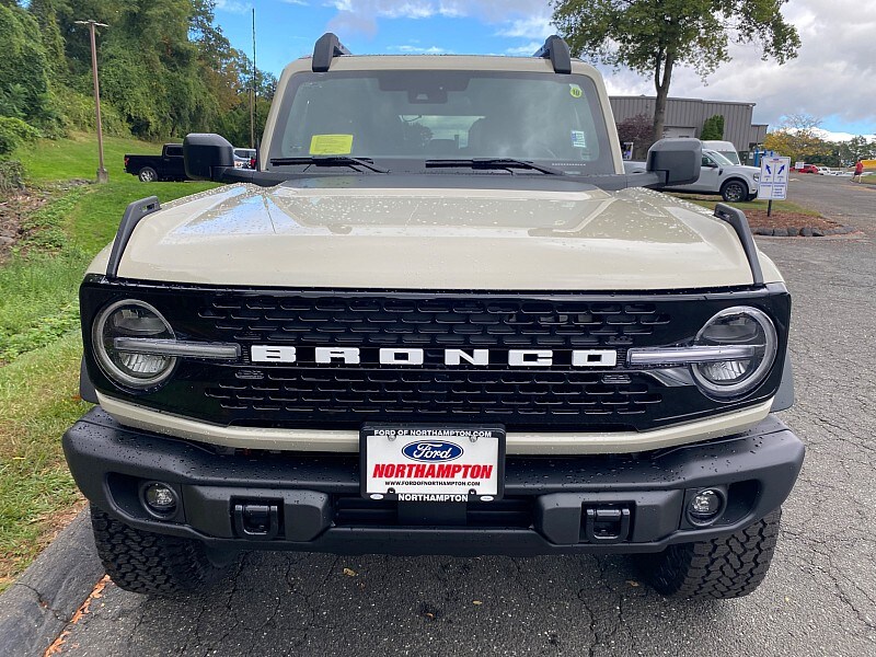 2025 Ford Bronco Badlands photo 2